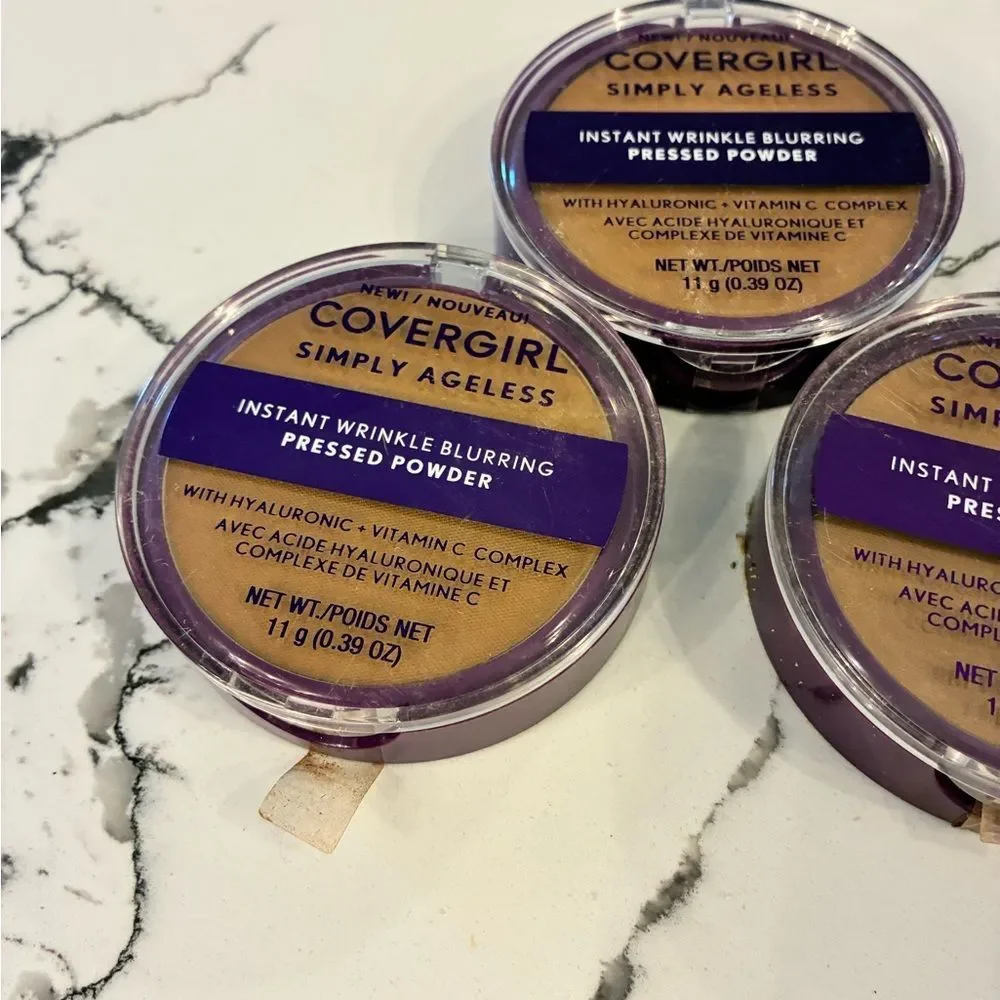 COVERGIRL Simply Ageless Instant Wrinkle Blurring Pressed Powder